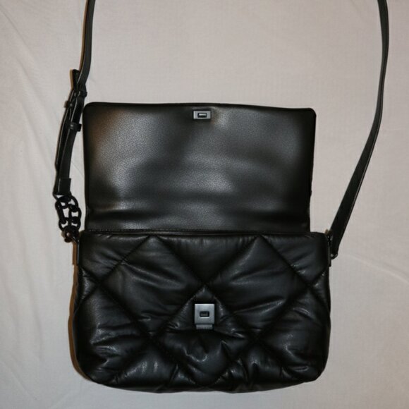 Charles & Keith Purse - Picture 3 of 3